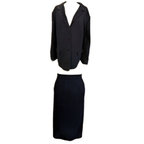 August Max Dresses & Skirts - Women's Suit
